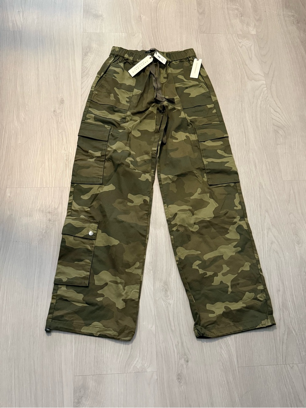 NWT Sanctuary Anthropologie Vista Camo Wide Leg Cargo Pants Drawstring - Size S